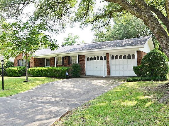 3rd image of 1612 Long Dr