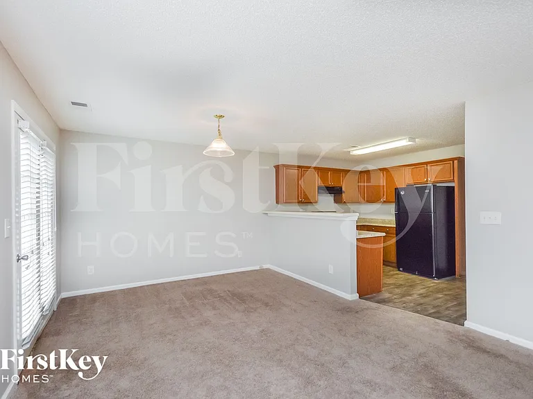 70 Fieldview Ln — Photo 4