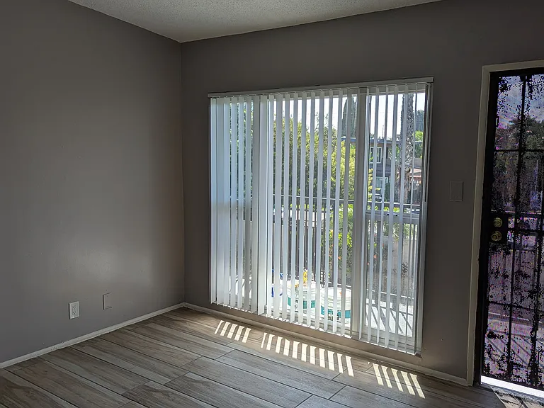1827 W Sallie Ln #5 — Photo 3