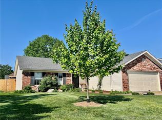 422 Old Creek Ln, Jeffersonville, IN 47130