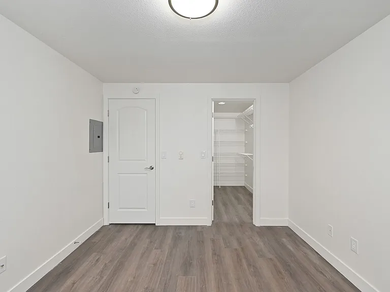 Maple Leaf Residences — Photo 11
