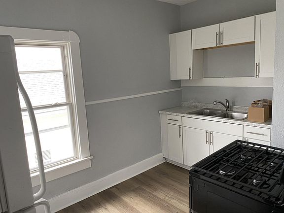 4th image of 323 N Arsenal Ave #D