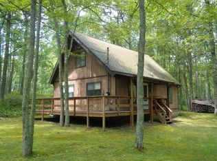 130 N Wynd Ter, Shohola, PA 18458