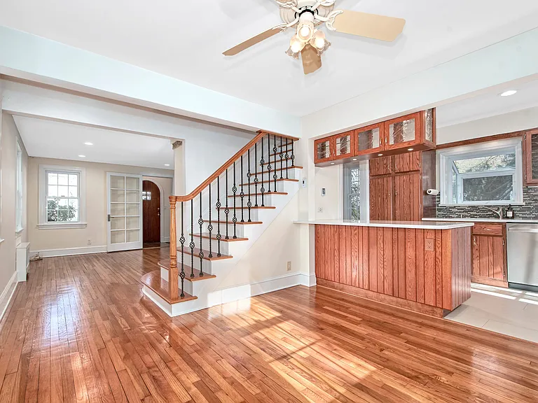 17 Haven Ave — Photo 10