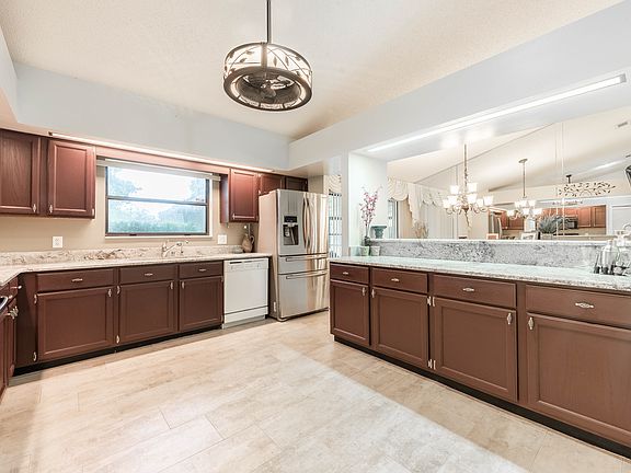 3rd image of 9025 Haywood Ct