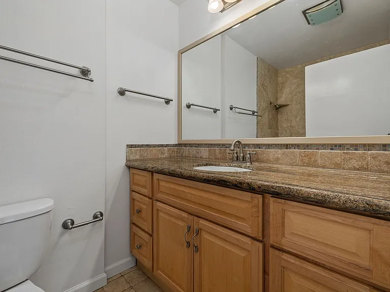 8308 Regents Rd — Photo 18