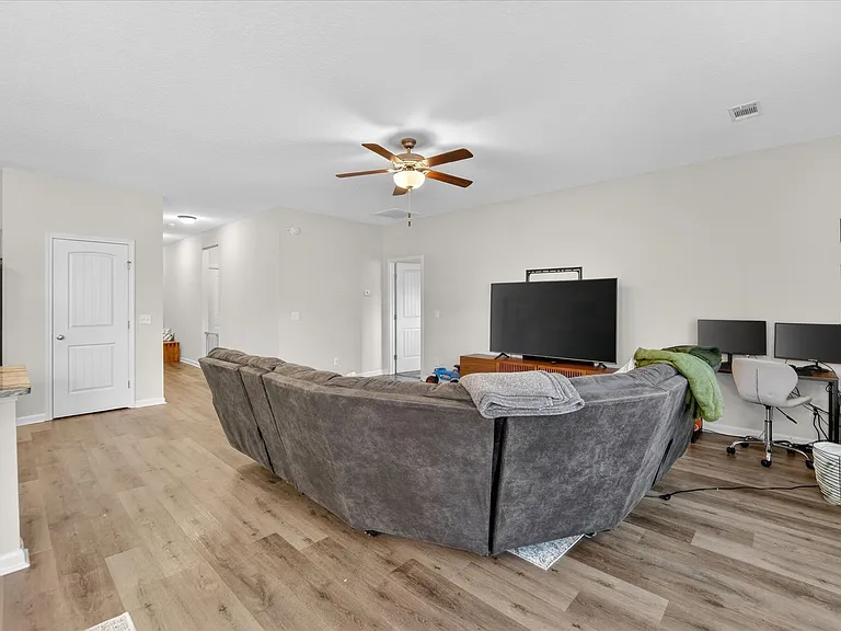 539 Brightleaf Cir — Photo 5
