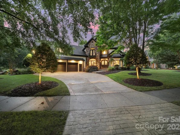 8016 Pemswood St, Charlotte, NC 28277