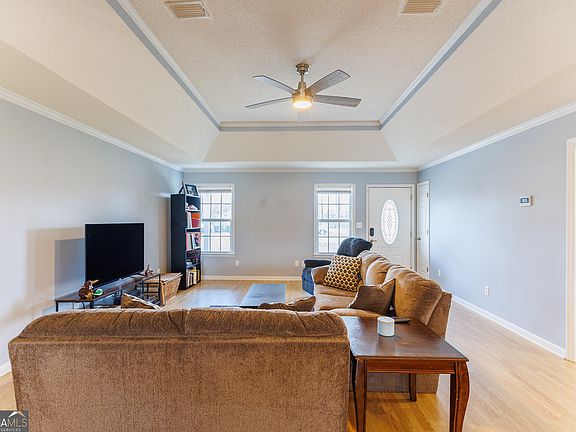 4th image of 20 Ridge Rd