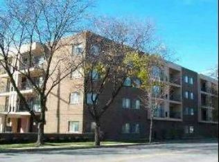4838 Howard St APT 203, Skokie, IL