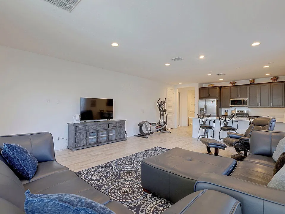 15767 W Kendall St #1-ID1647077P