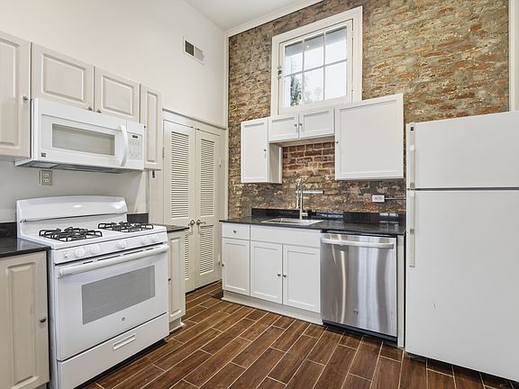 3rd image of 927 Toulouse St #104