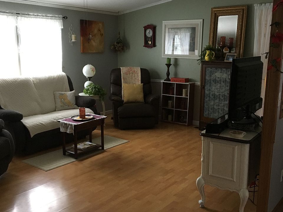 2nd image of 656 Pidgeon Hill Rd