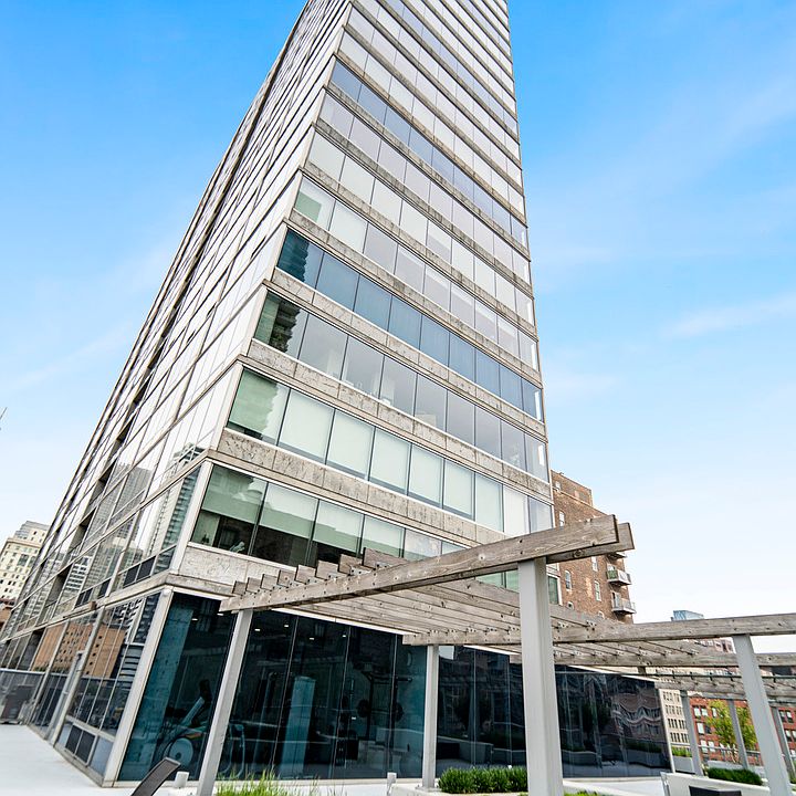 1st image of 611 S Wells St Suite 3102