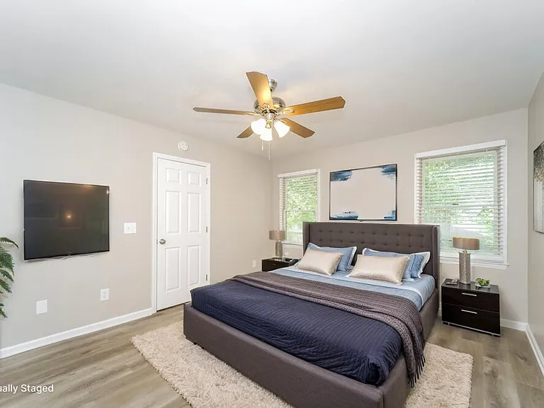 6262 Morehead Rd — Photo 10