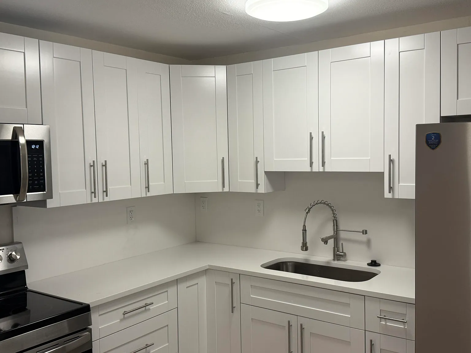 2 bed, 1.0 bath, 891 sqft, $2,400 — Photo 2