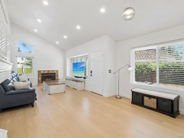 2343 Fair Oak Ct, Escondido, CA 92026