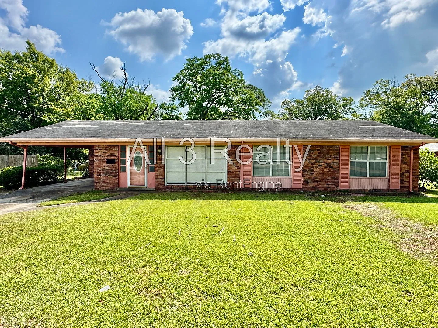 3 bed, 2.0 bath, 1400 sqft, $1,295 — Photo 1