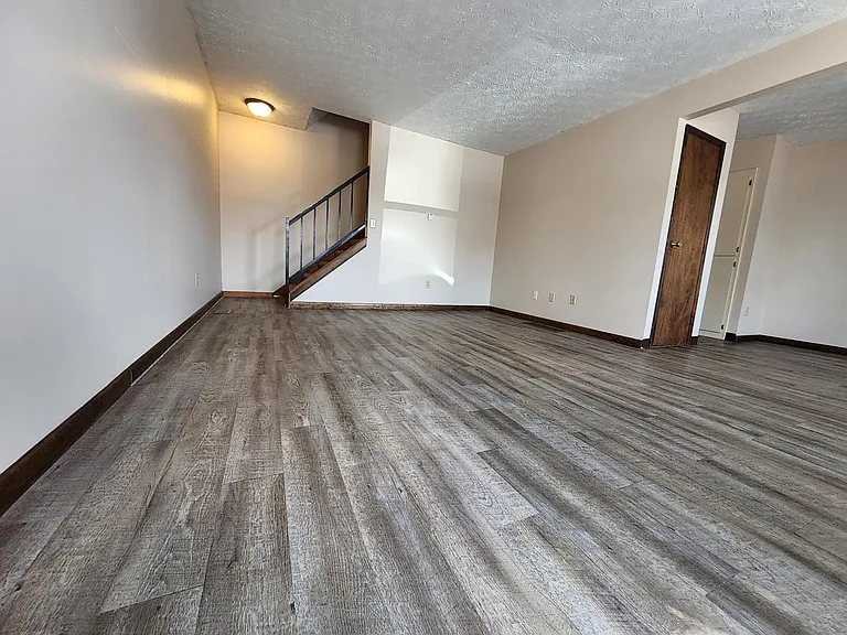 224 Heritage Cir — Photo 4