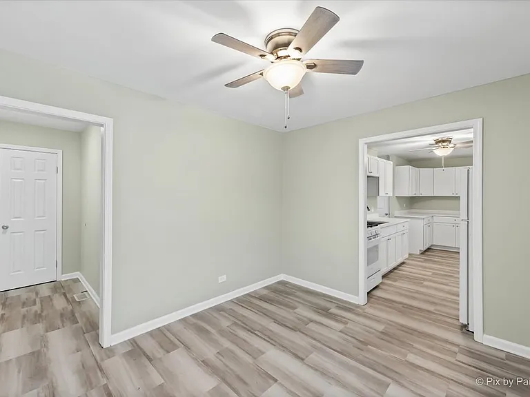 254 Hickory Dr — Photo 3