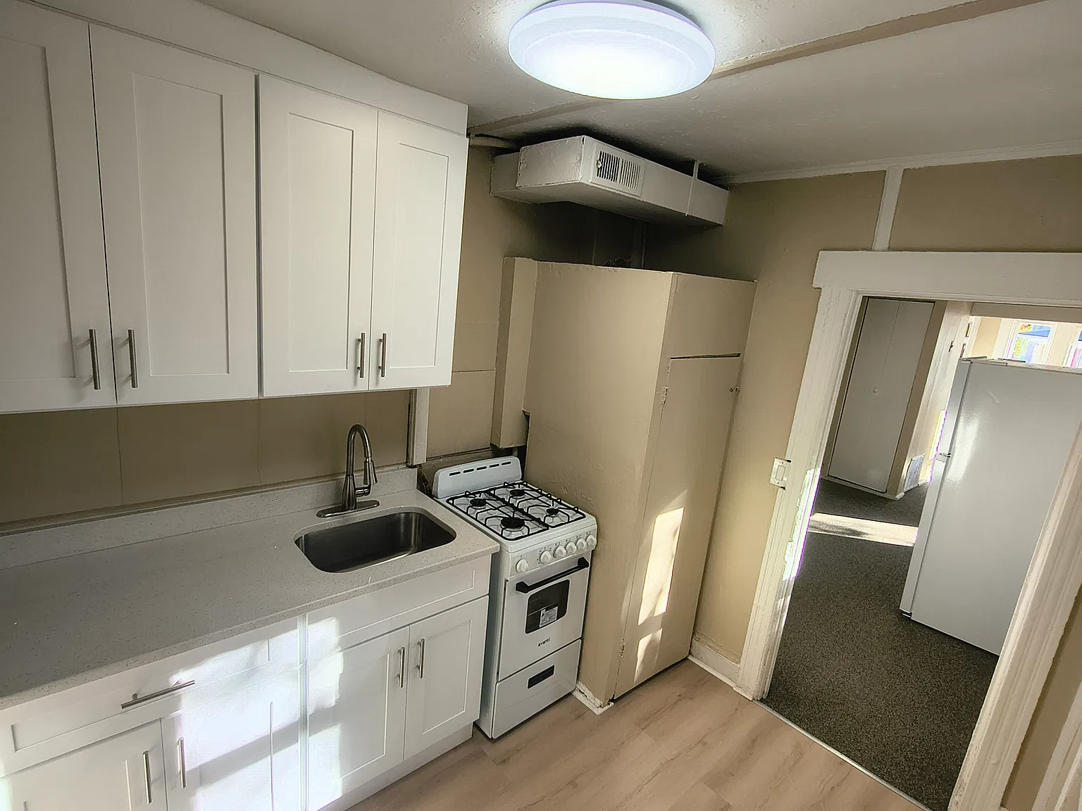 3 bed, 1200 sqft, $2,600 — Photo 1