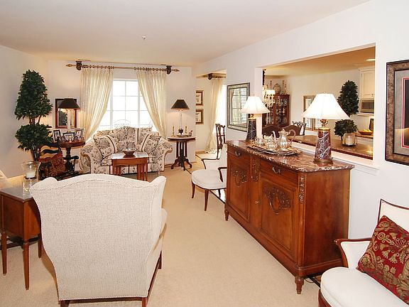 Living Room alternate view