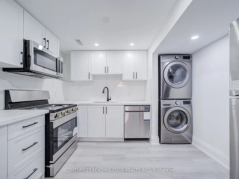 46 Hinchley Wood Grv #BASEMENT — Photo 9