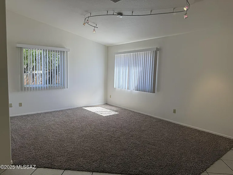 2946 W Ring Tail Dr — Photo 10