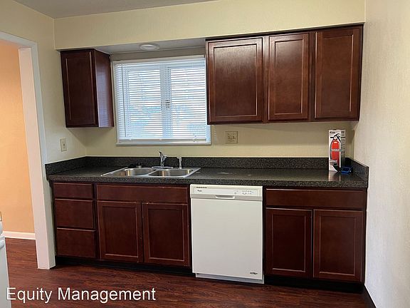 4th image of 529 E Prospect St SE