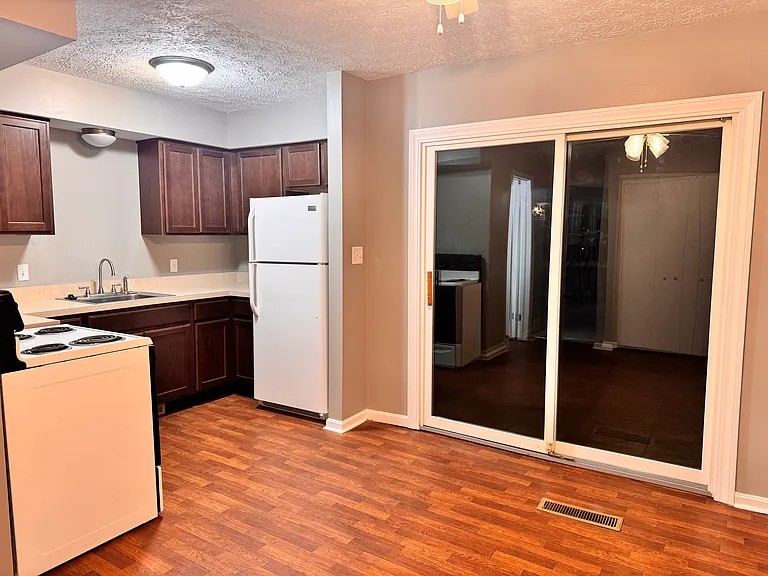 56 E Lindbergh Ave — Photo 6
