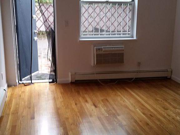 2nd image of 3021 43rd St APT 1