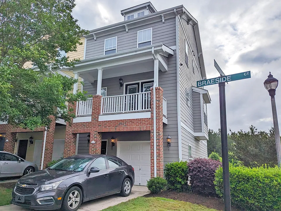 153 Braeside Ct