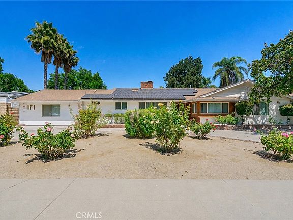 2nd image of 10228 Encino Ave