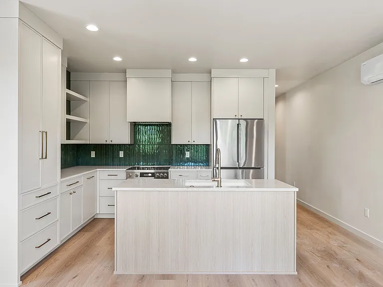 315 Riverside Blvd #3 — Photo 10