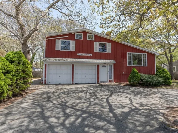 140 Buckwood Dr, Barnstable, MA 02630