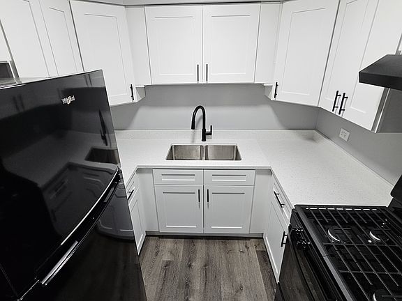 5th image of 2200 Scoville Ave APT 201