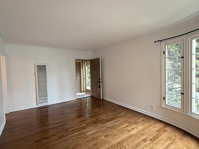 1660 Lyman Pl #2 — Photo 8
