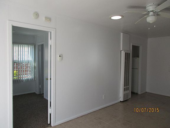 4th image of 4764 Ingraham St