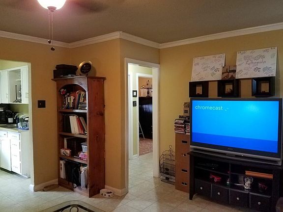 4th image of 1421 McCauley Ave