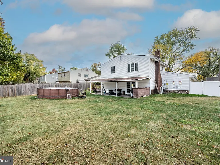 325 Juniper Dr — Photo 37