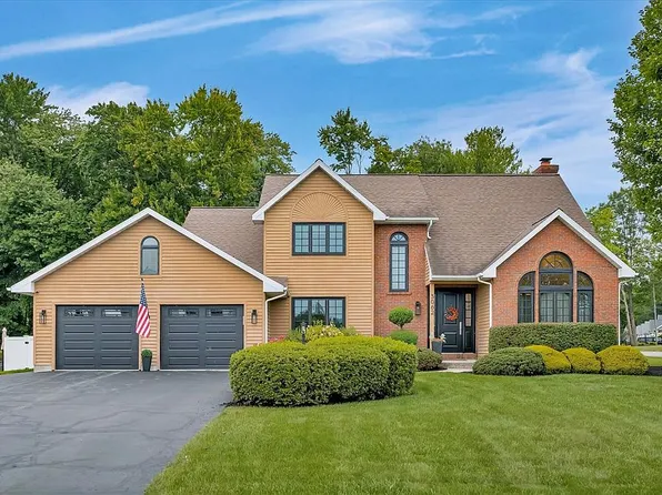 3062 New Williamsburg Dr, Schenectady, NY 12303