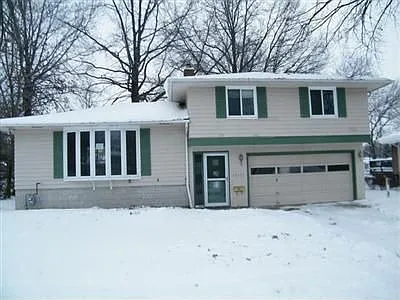 13727 Holland Rd photo 1