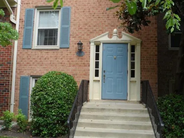5964 Westchester Park Dr APT T1, College Park, MD 20740