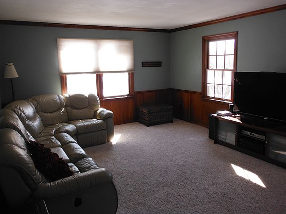 Family Room (22x13)