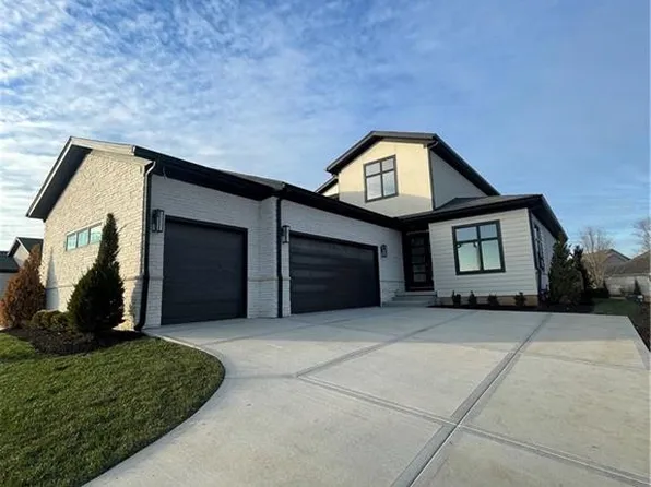 2840 W 133rd Ter, Leawood, KS 66209