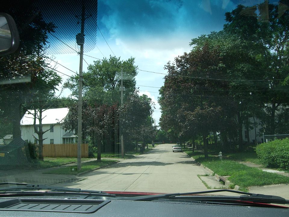 Street view from Arlington. The rental house is at the end on the right.