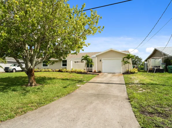 372 SE Oakridge Drive, Port St Lucie, FL 34984