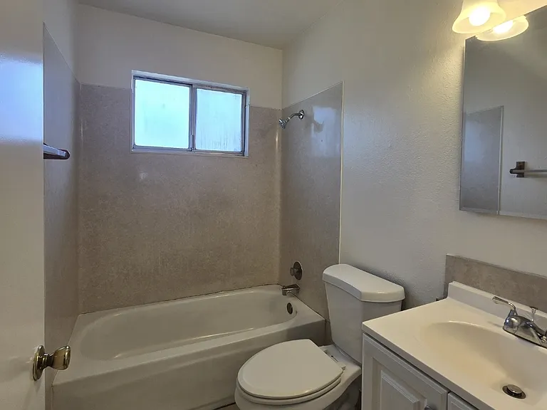 2640 W Fairmont Ave #204 — Photo 12