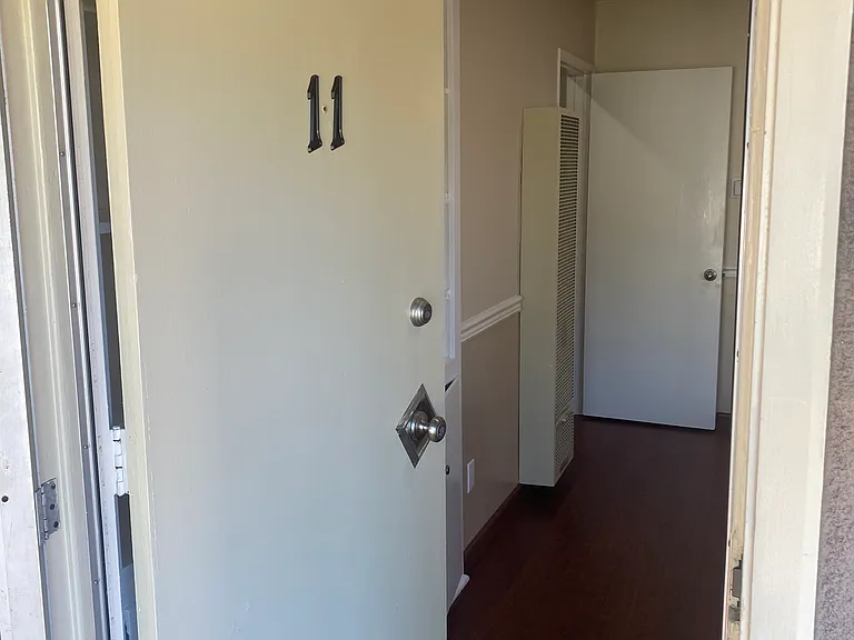 737 E Pine St #11 — Photo 2