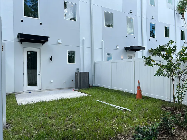 1520 N Pierce St #4 — Photo 46